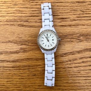 White fossil stainless steel watch
